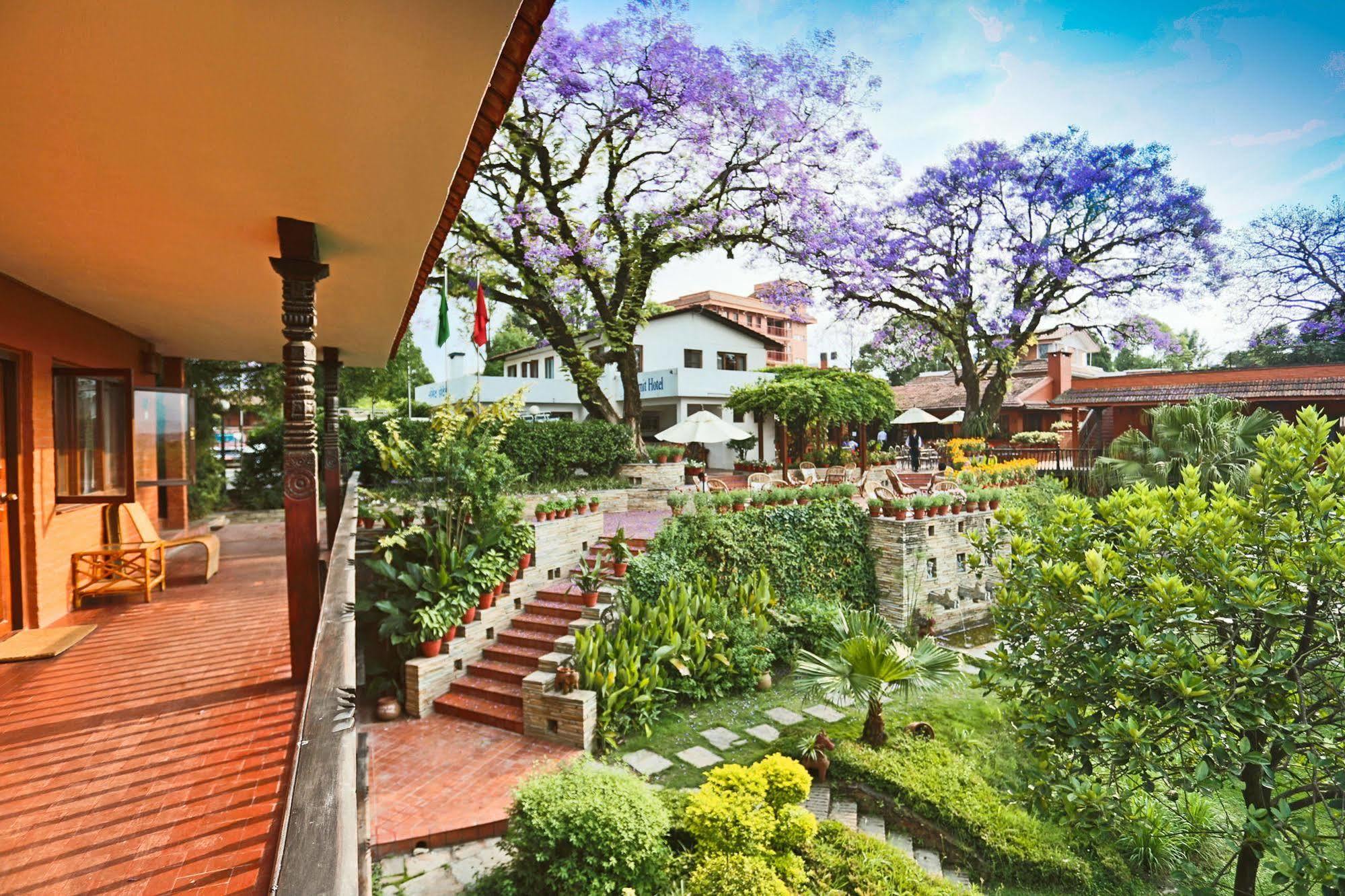 Summit Hotel Lalitpur Extérieur photo