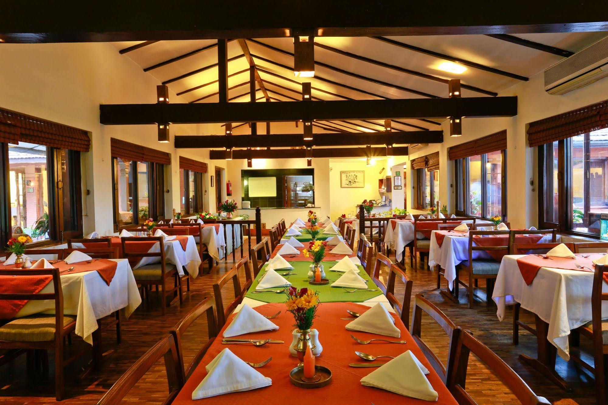 Summit Hotel Lalitpur Extérieur photo